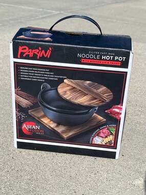Parini 2-Liter Cast Iron Noodle Hot Pot with Wooden Lid and Trivet